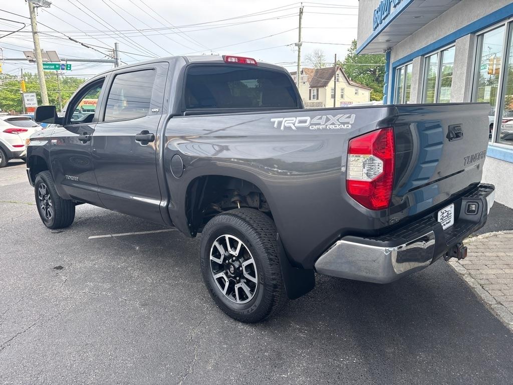 Toyota Tundra 4WD Truck CrewMax 5.7L V8 6-Spd AT SR5 (Natl) 2016