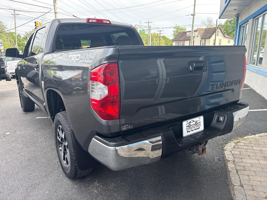 Toyota Tundra 4WD Truck CrewMax 5.7L V8 6-Spd AT SR5 (Natl) 2016