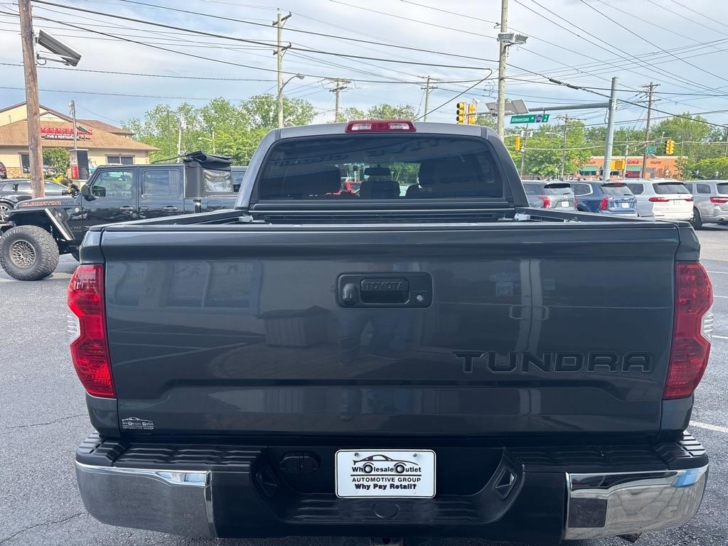Toyota Tundra 4WD Truck CrewMax 5.7L V8 6-Spd AT SR5 (Natl) 2016