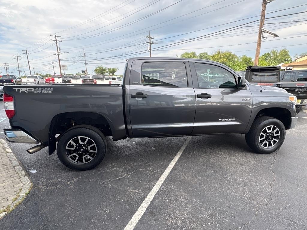 Toyota Tundra 4WD Truck CrewMax 5.7L V8 6-Spd AT SR5 (Natl) 2016