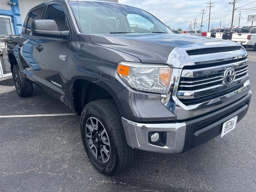 Toyota Tundra 4WD Truck CrewMax 5.7L V8 6-Spd AT SR5 (Natl) 2016
