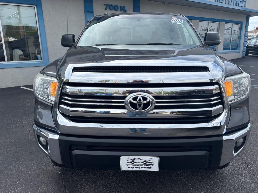 Toyota Tundra 4WD Truck CrewMax 5.7L V8 6-Spd AT SR5 (Natl) 2016