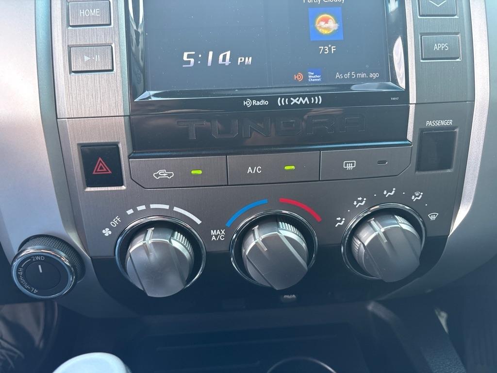 Toyota Tundra 4WD Truck CrewMax 5.7L V8 6-Spd AT SR5 (Natl) 2016