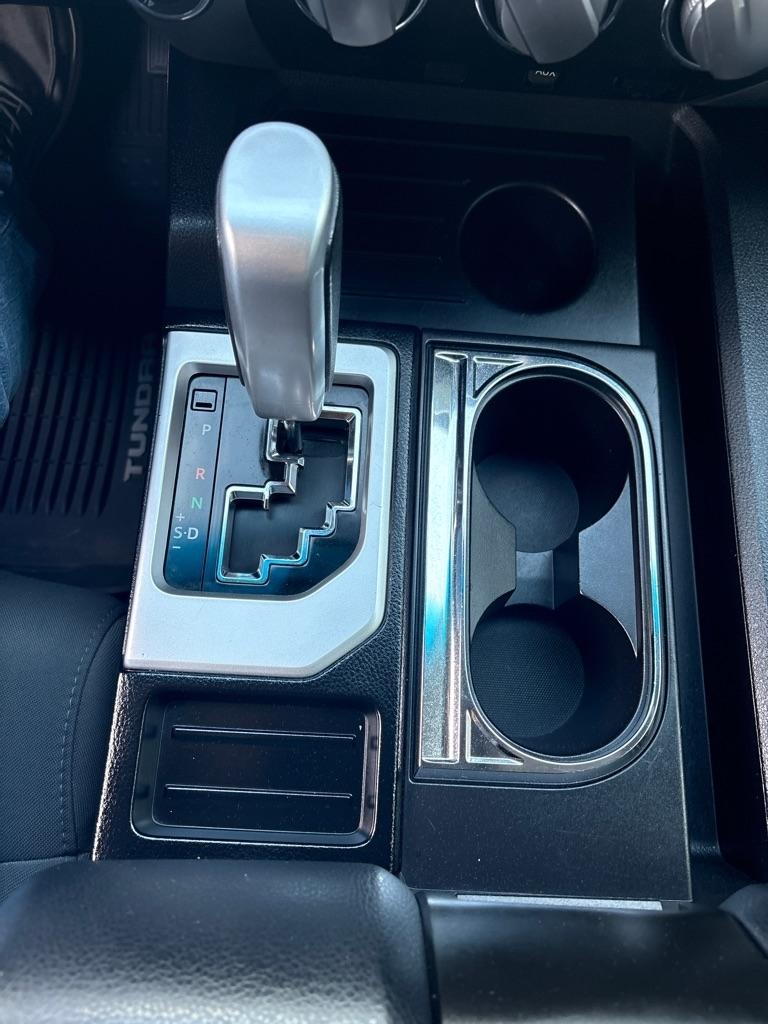 Toyota Tundra 4WD Truck CrewMax 5.7L V8 6-Spd AT SR5 (Natl) 2016