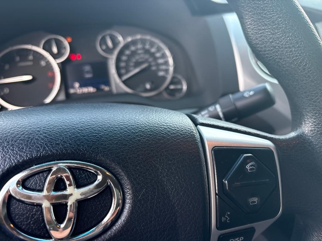 Toyota Tundra 4WD Truck CrewMax 5.7L V8 6-Spd AT SR5 (Natl) 2016