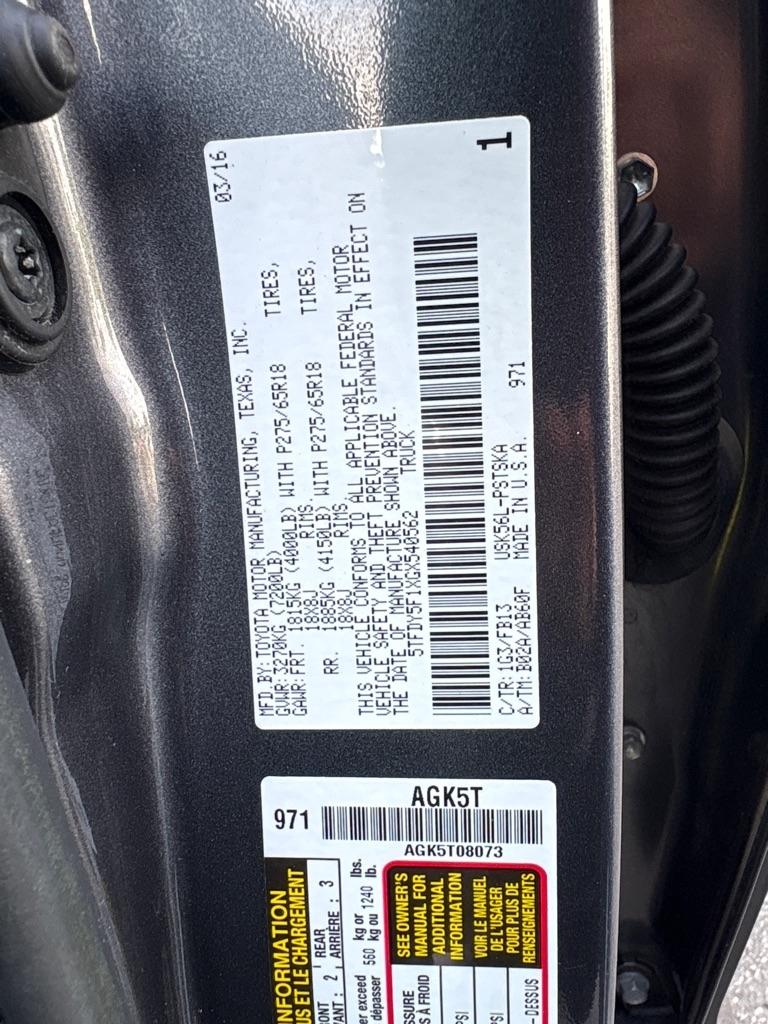 Toyota Tundra 4WD Truck CrewMax 5.7L V8 6-Spd AT SR5 (Natl) 2016
