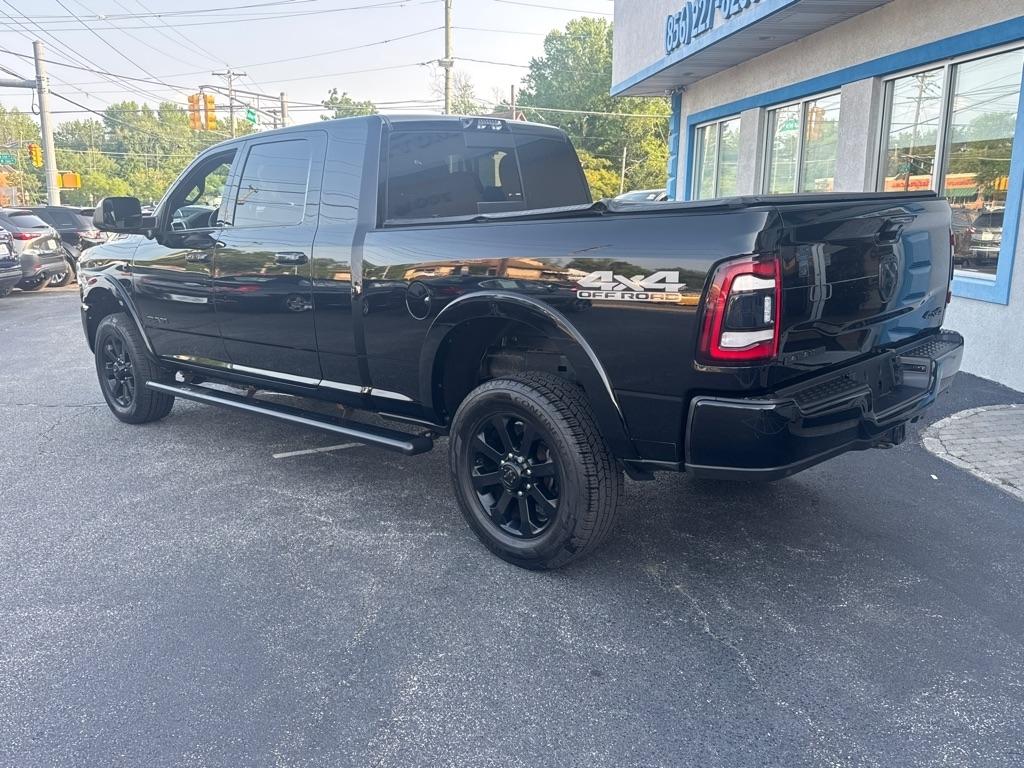 RAM 2500 Laramie 4x4 Mega Cab 6'4" Box 2022