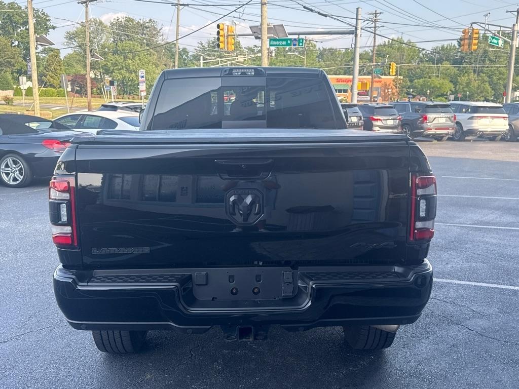 RAM 2500 Laramie 4x4 Mega Cab 6'4" Box 2022