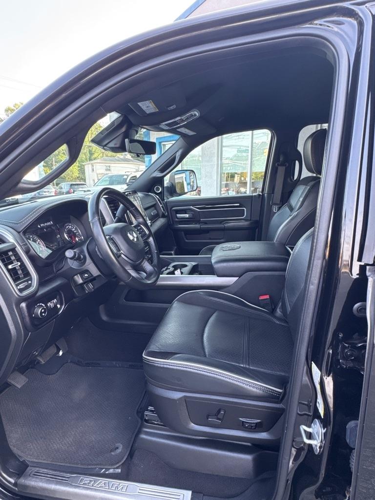 RAM 2500 Laramie 4x4 Mega Cab 6'4" Box 2022