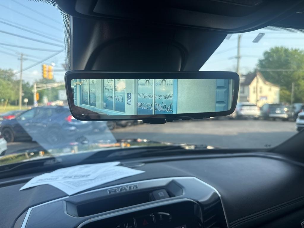 RAM 2500 Laramie 4x4 Mega Cab 6'4" Box 2022