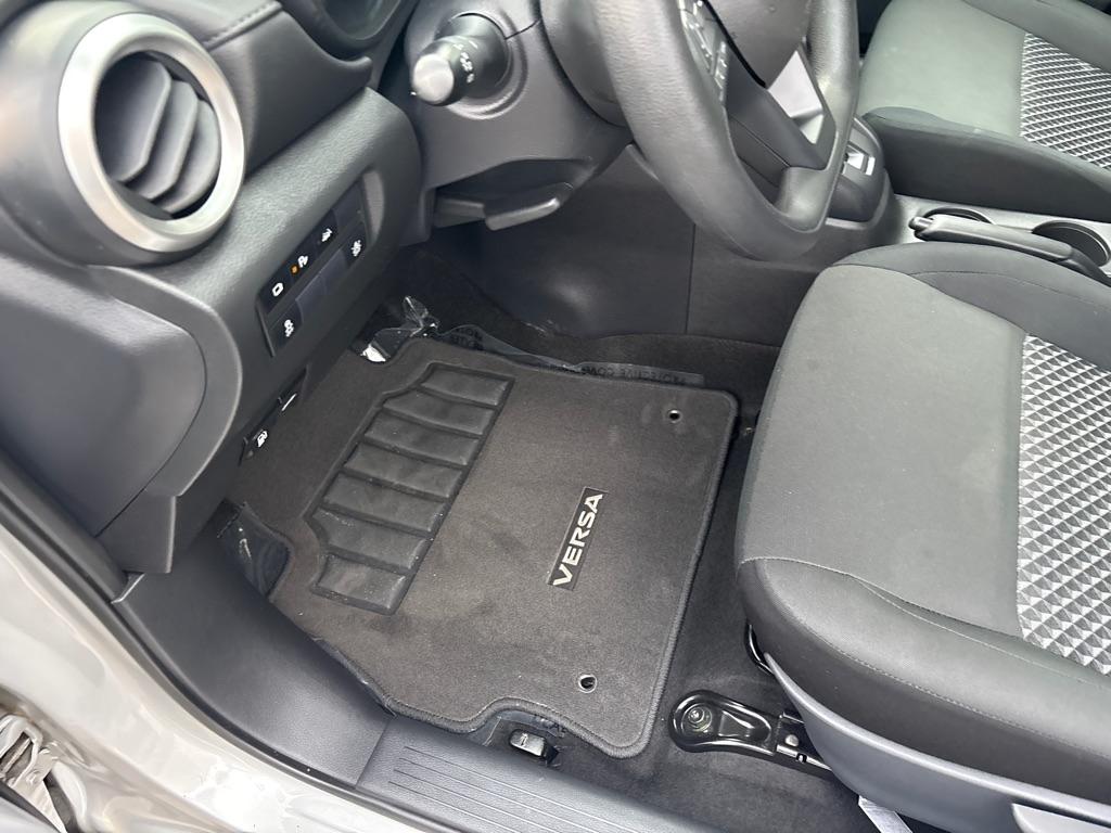 Nissan Versa S CVT 2024