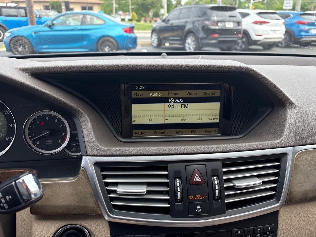 Mercedes-Benz E-Class 4dr Sdn E 350 Luxury 4MATIC 2010
