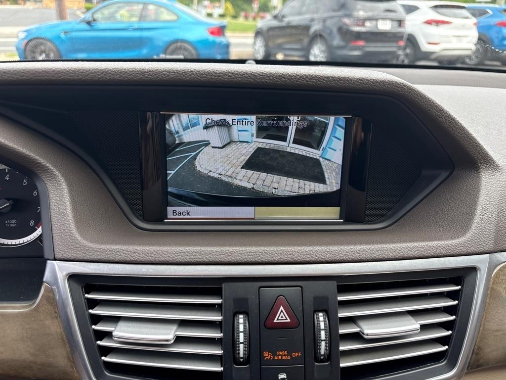 Mercedes-Benz E-Class 4dr Sdn E 350 Luxury 4MATIC 2010