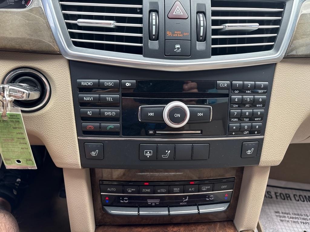 Mercedes-Benz E-Class 4dr Sdn E 350 Luxury 4MATIC 2010
