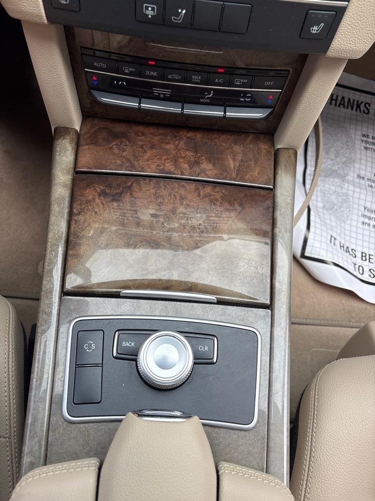 Mercedes-Benz E-Class 4dr Sdn E 350 Luxury 4MATIC 2010