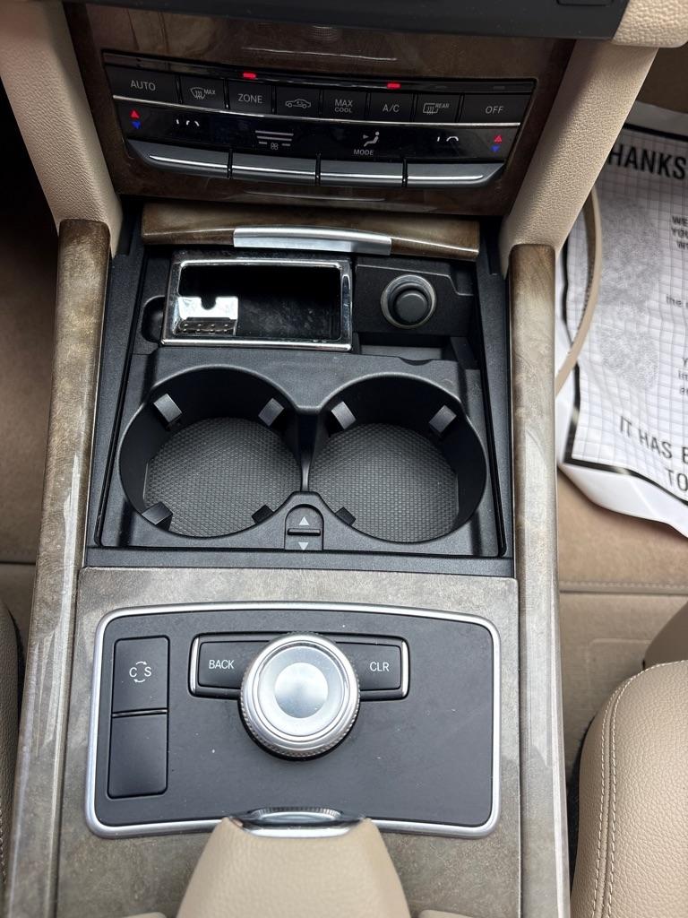 Mercedes-Benz E-Class 4dr Sdn E 350 Luxury 4MATIC 2010