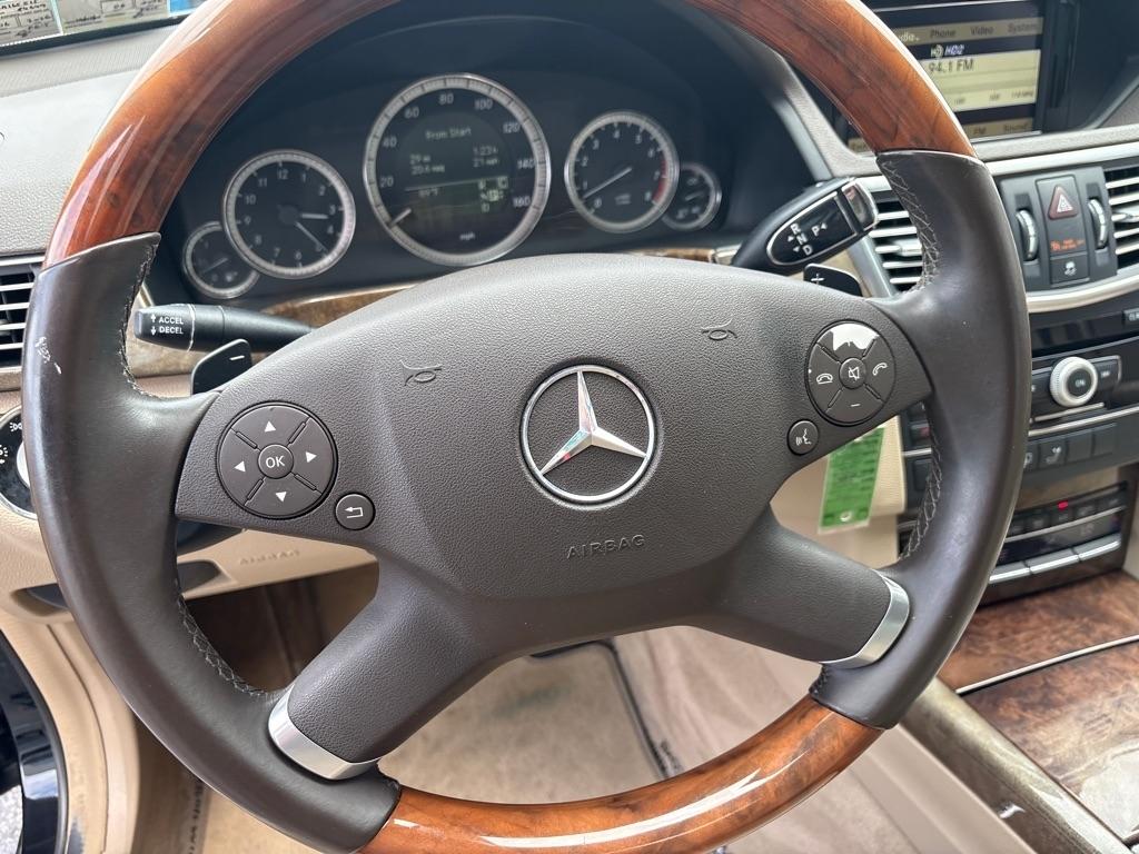 Mercedes-Benz E-Class 4dr Sdn E 350 Luxury 4MATIC 2010