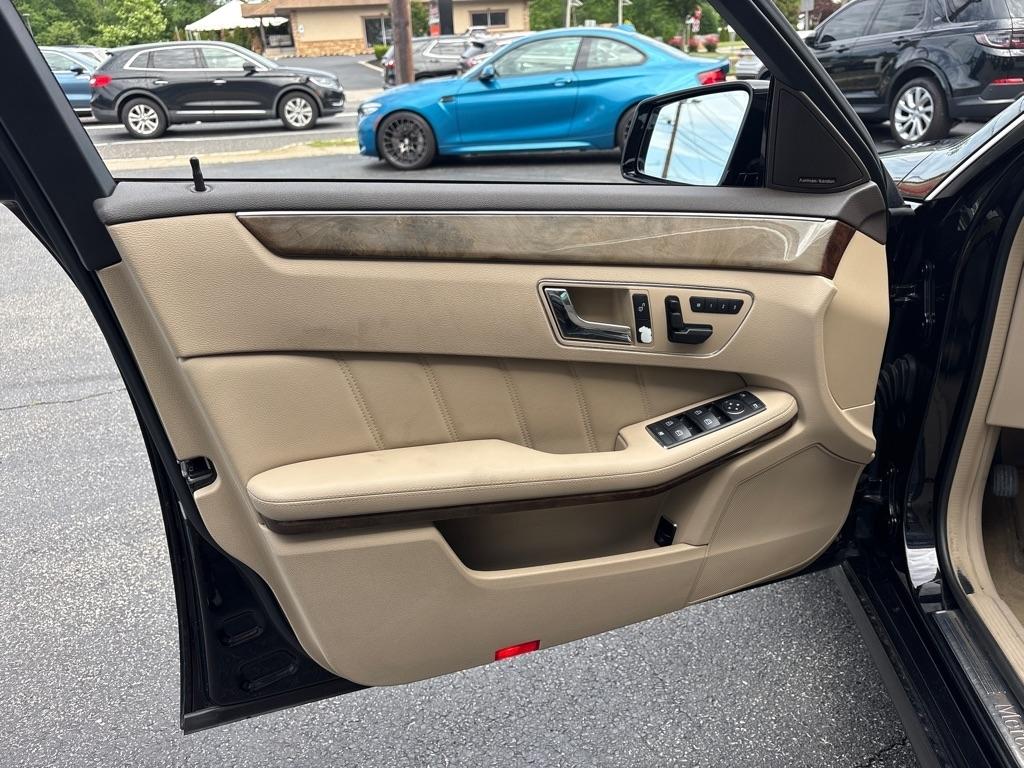 Mercedes-Benz E-Class 4dr Sdn E 350 Luxury 4MATIC 2010