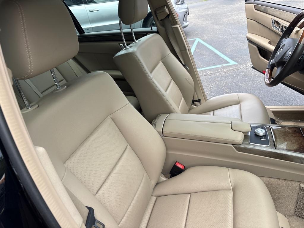 Mercedes-Benz E-Class 4dr Sdn E 350 Luxury 4MATIC 2010
