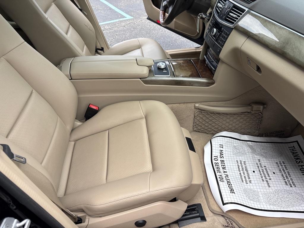 Mercedes-Benz E-Class 4dr Sdn E 350 Luxury 4MATIC 2010