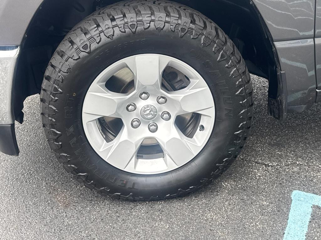 RAM 1500 Big Horn 4x4 Crew Cab 5'7" Box 2021