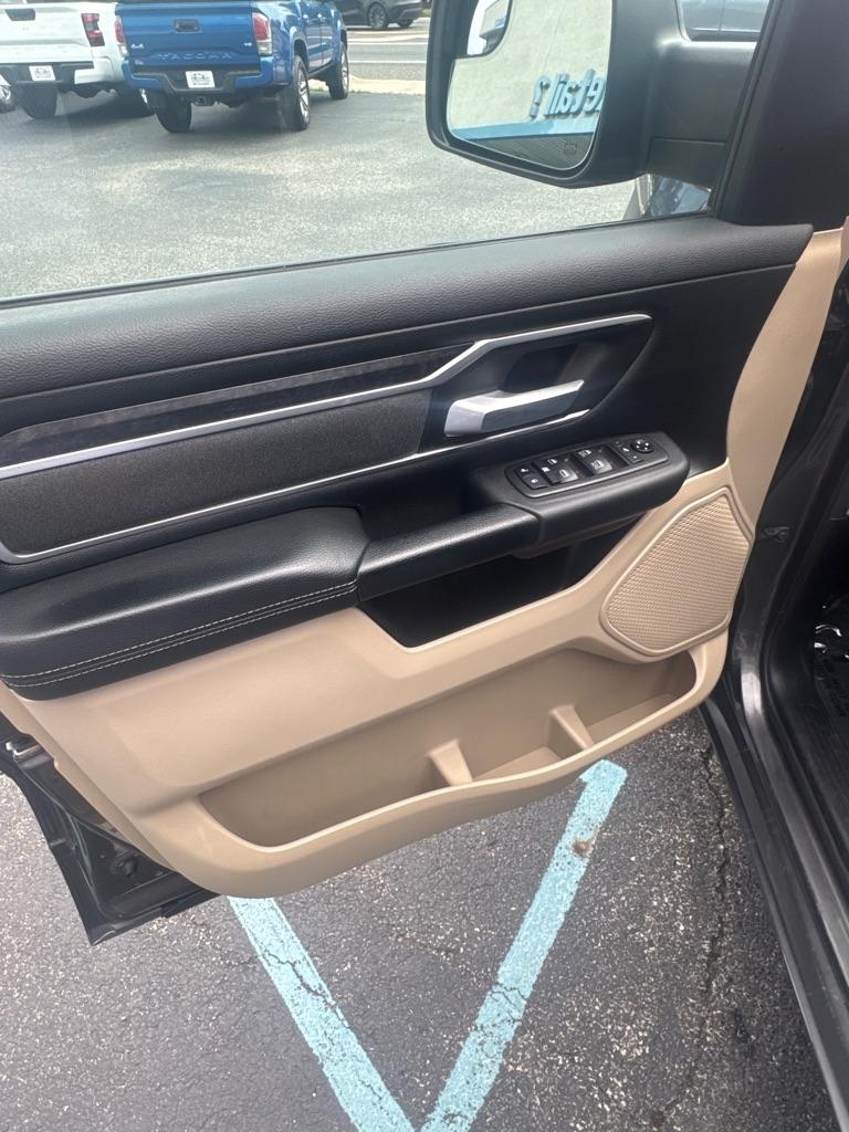 RAM 1500 Big Horn 4x4 Crew Cab 5'7" Box 2021