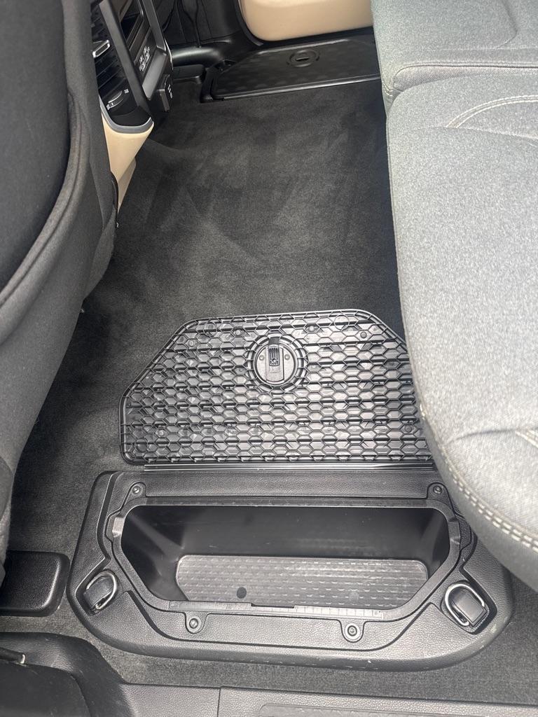 RAM 1500 Big Horn 4x4 Crew Cab 5'7" Box 2021