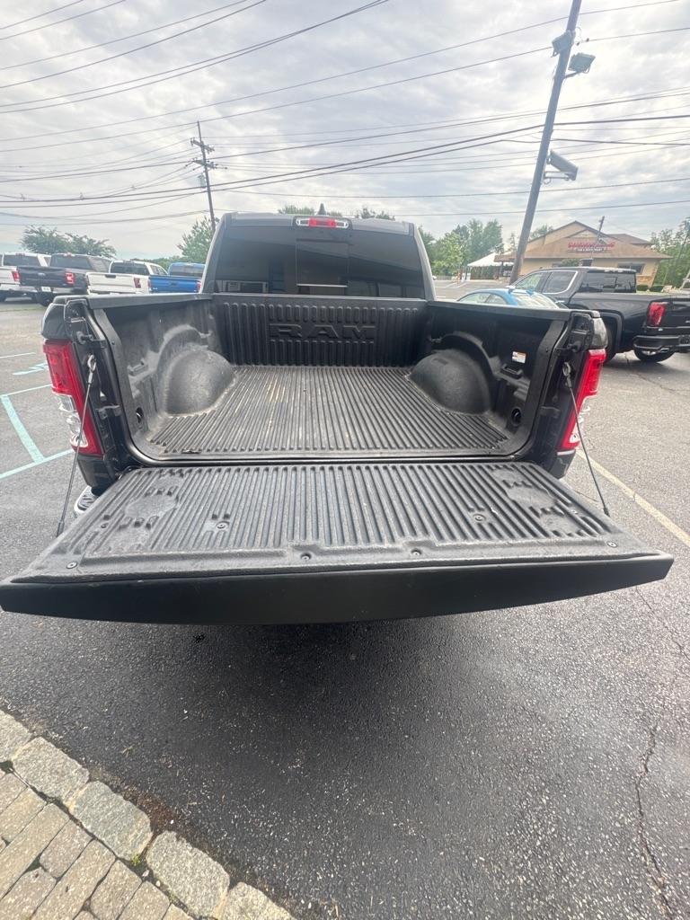 RAM 1500 Big Horn 4x4 Crew Cab 5'7" Box 2021
