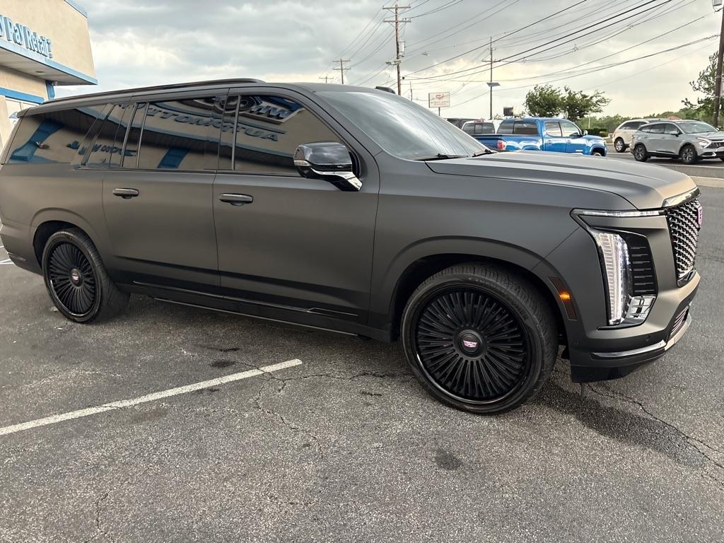 Cadillac Escalade ESV 4WD 4dr Premium Luxury 2025