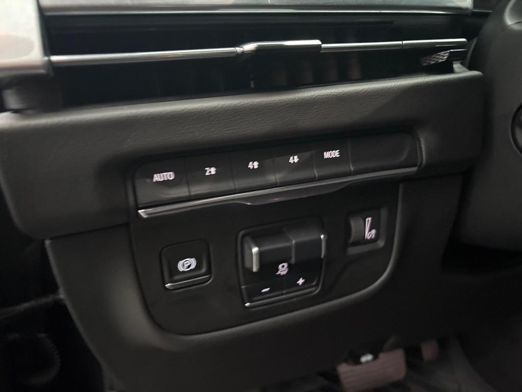 Cadillac Escalade ESV 4WD 4dr Premium Luxury 2025