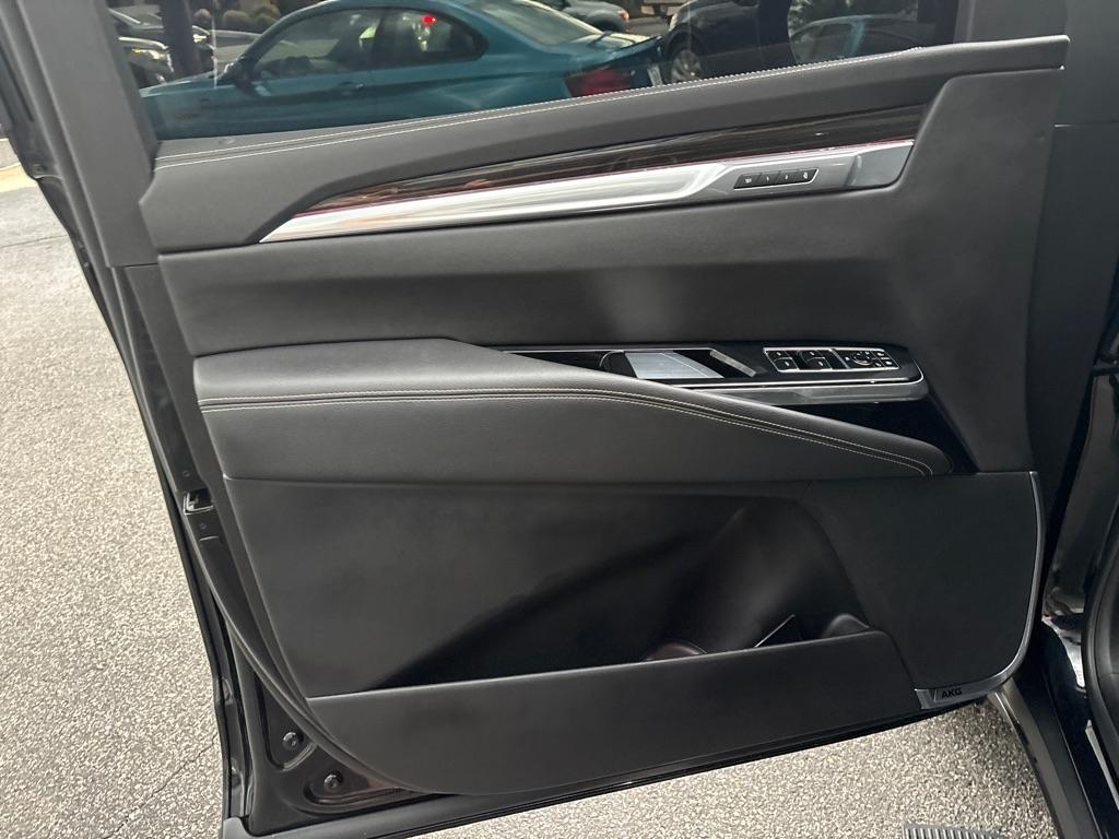 Cadillac Escalade ESV 4WD 4dr Premium Luxury 2025