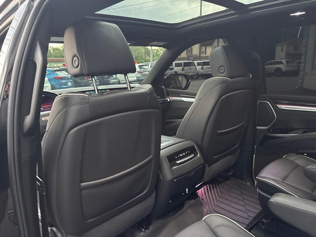 Cadillac Escalade ESV 4WD 4dr Premium Luxury 2025