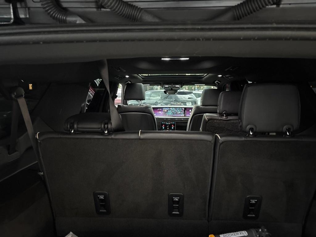 Cadillac Escalade ESV 4WD 4dr Premium Luxury 2025