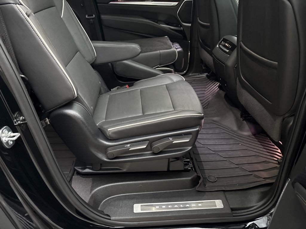 Cadillac Escalade ESV 4WD 4dr Premium Luxury 2025