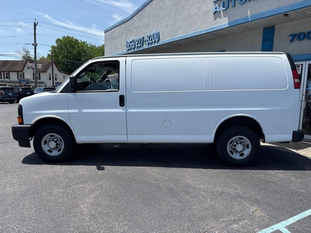 Chevrolet Express Cargo Van RWD 3500 135" 2017