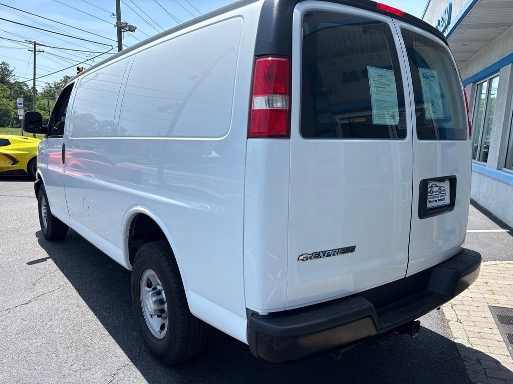 Chevrolet Express Cargo Van RWD 3500 135" 2017