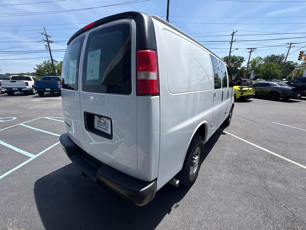 Chevrolet Express Cargo Van RWD 3500 135" 2017