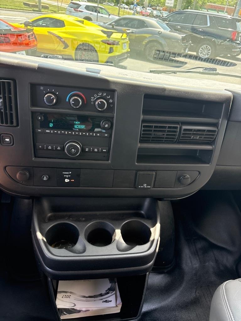 Chevrolet Express Cargo Van RWD 3500 135" 2017