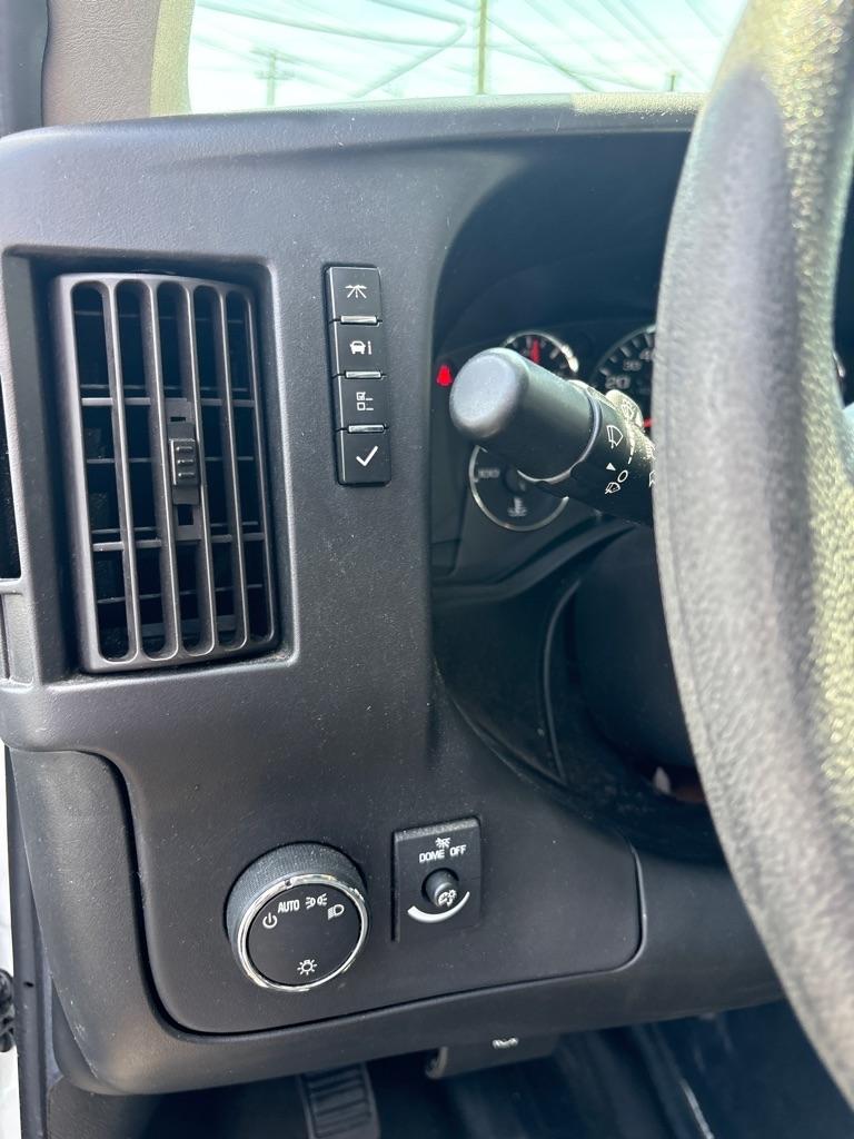 Chevrolet Express Cargo Van RWD 3500 135" 2017