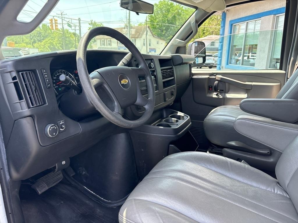Chevrolet Express Cargo Van RWD 3500 135" 2017
