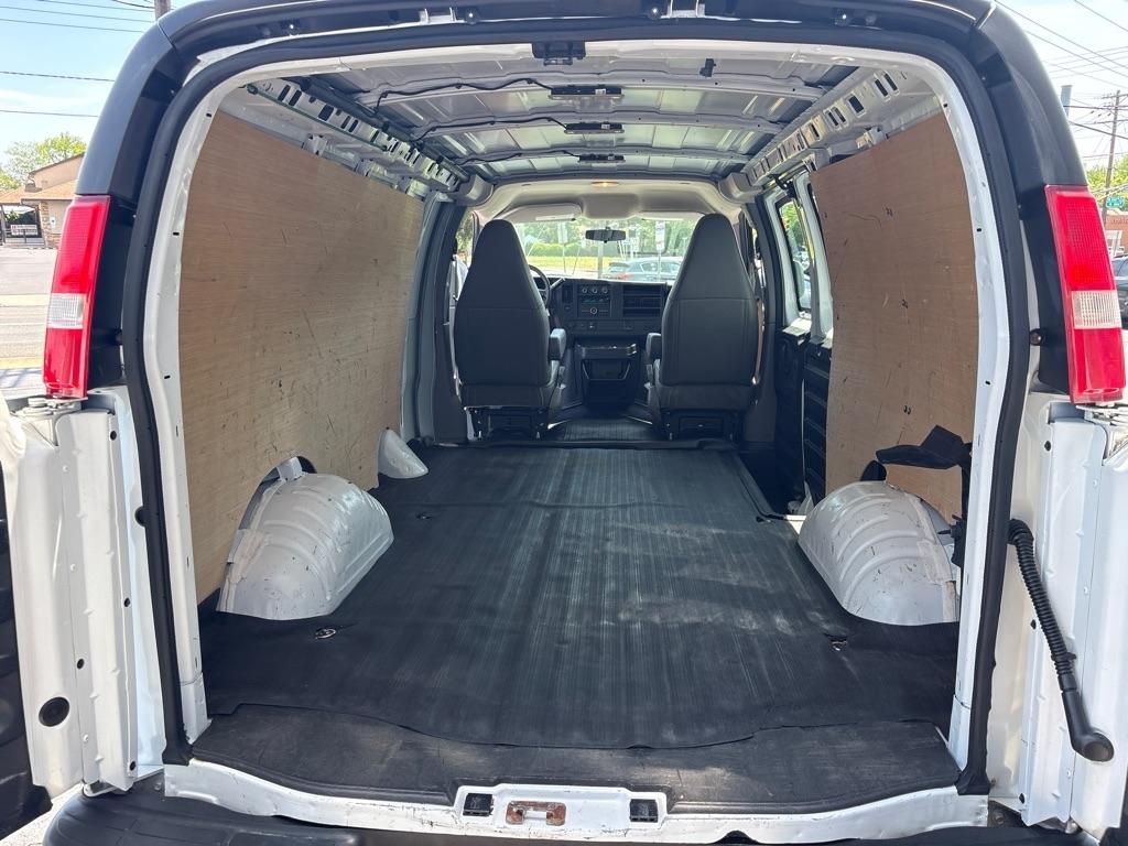 Chevrolet Express Cargo Van RWD 3500 135" 2017