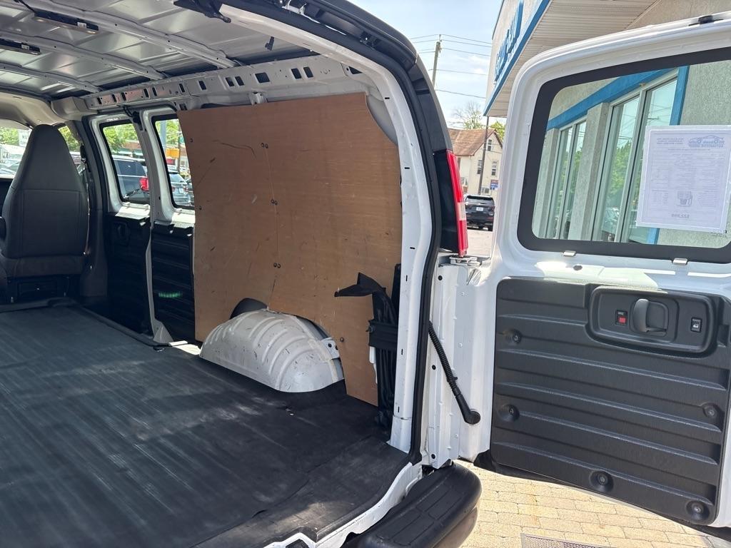 Chevrolet Express Cargo Van RWD 3500 135" 2017
