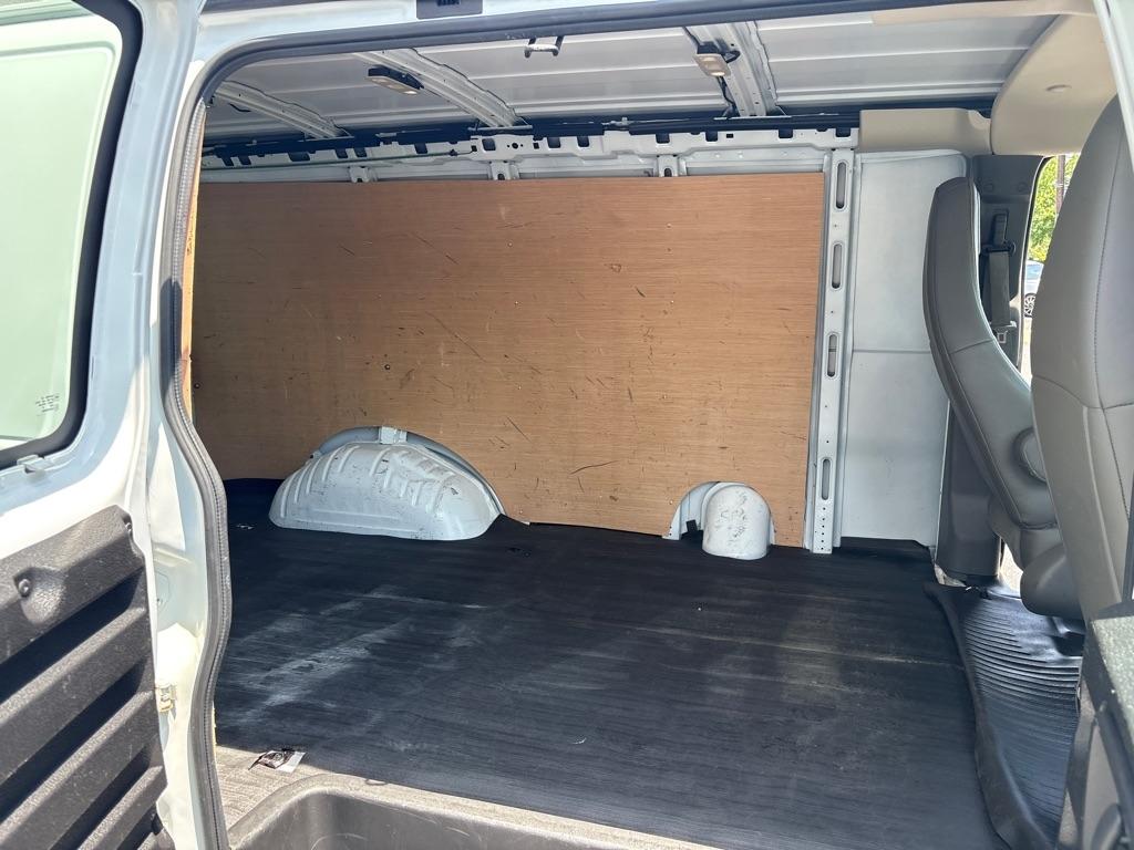 Chevrolet Express Cargo Van RWD 3500 135" 2017