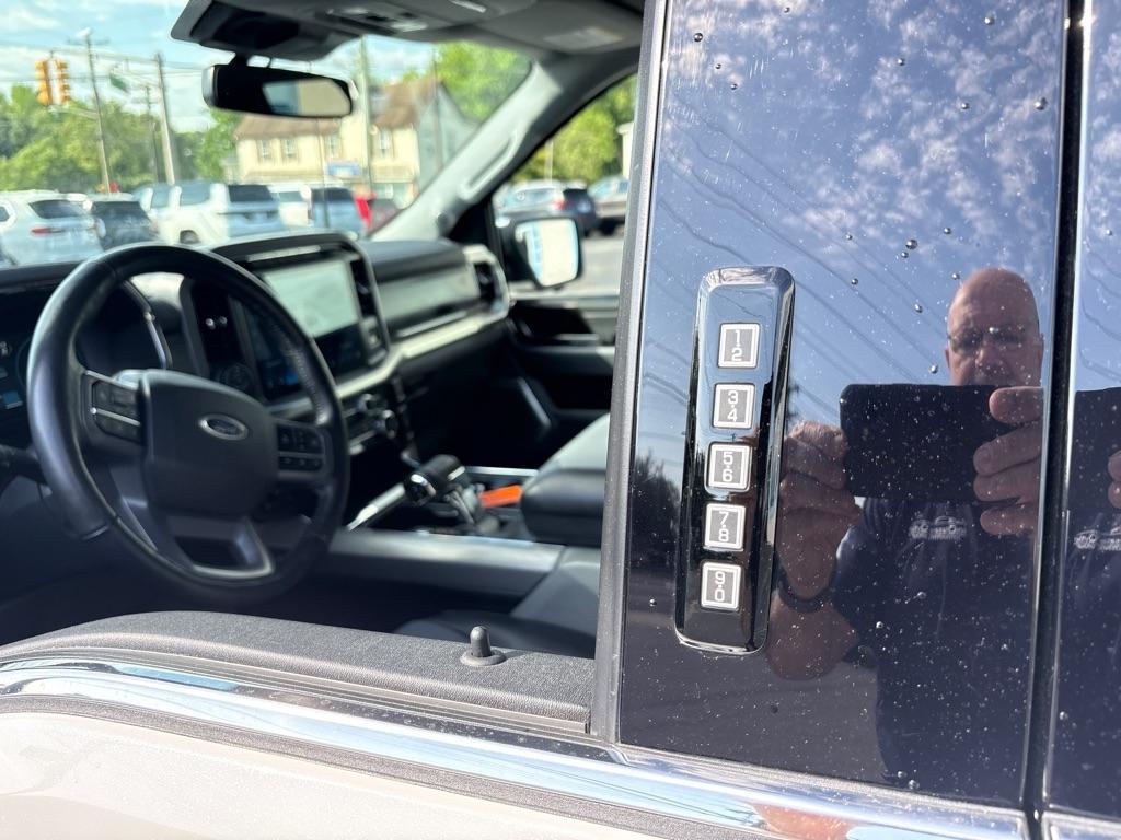 Ford F-150 XLT SuperCrew Short Bed 4WD 2022