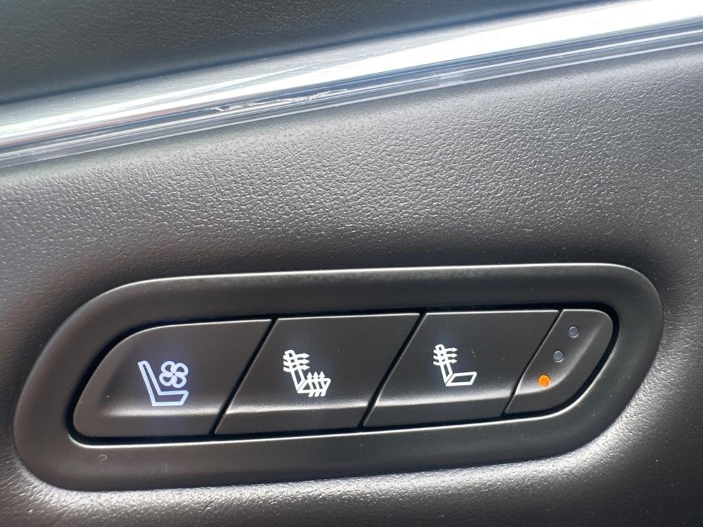 Cadillac Escalade ESV AWD 4dr V-Series 2024