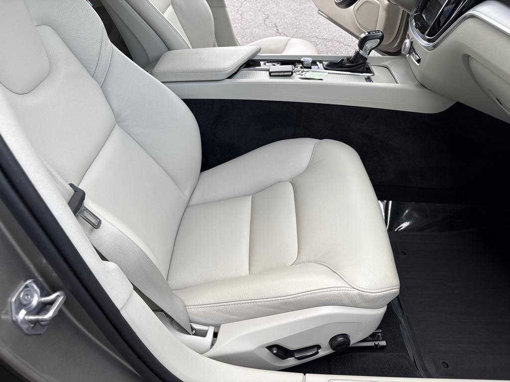 Volvo S60 T6 AWD Momentum 2019