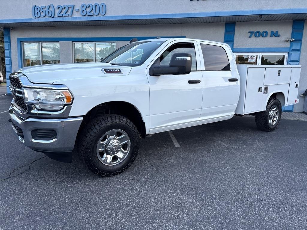 RAM 3500 Tradesman 4x4 Crew Cab 8' Box 2023