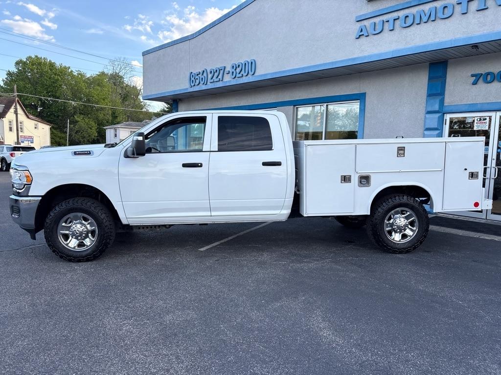 RAM 3500 Tradesman 4x4 Crew Cab 8' Box 2023