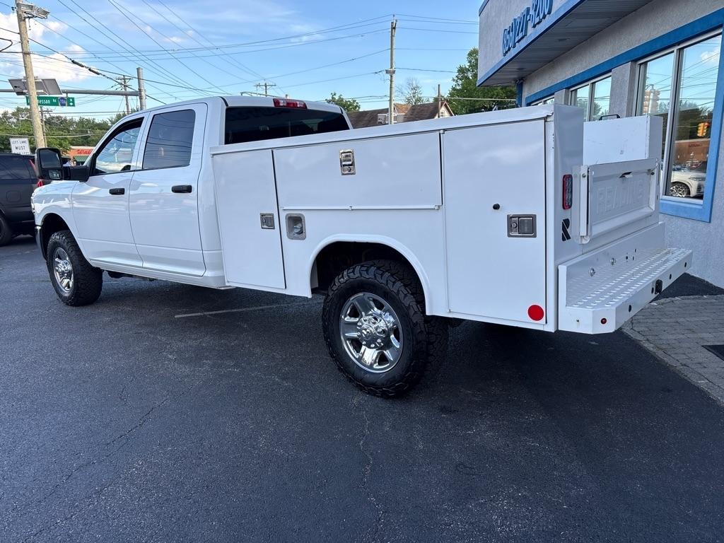 RAM 3500 Tradesman 4x4 Crew Cab 8' Box 2023
