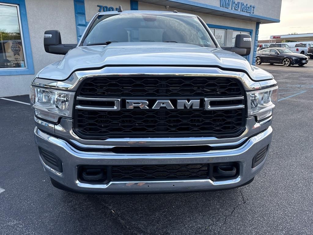 RAM 3500 Tradesman 4x4 Crew Cab 8' Box 2023